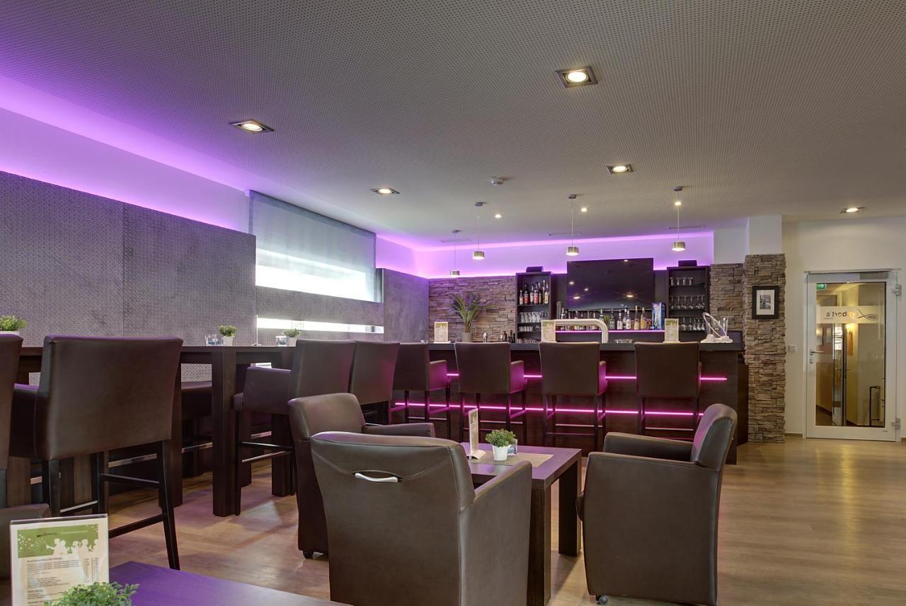 Hotel Lindenhof à Osterspai Extérieur photo