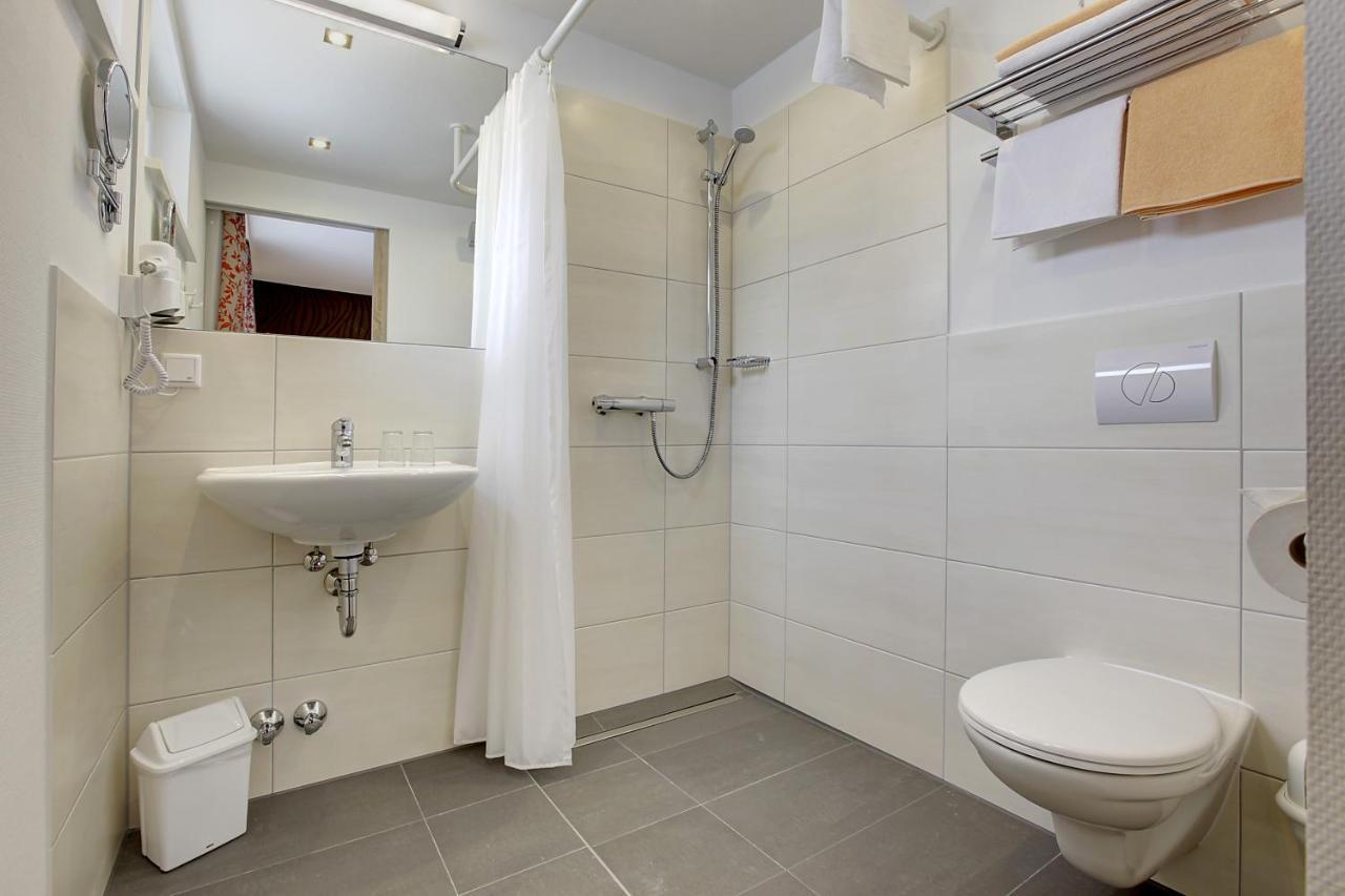 Hotel Lindenhof à Osterspai Extérieur photo