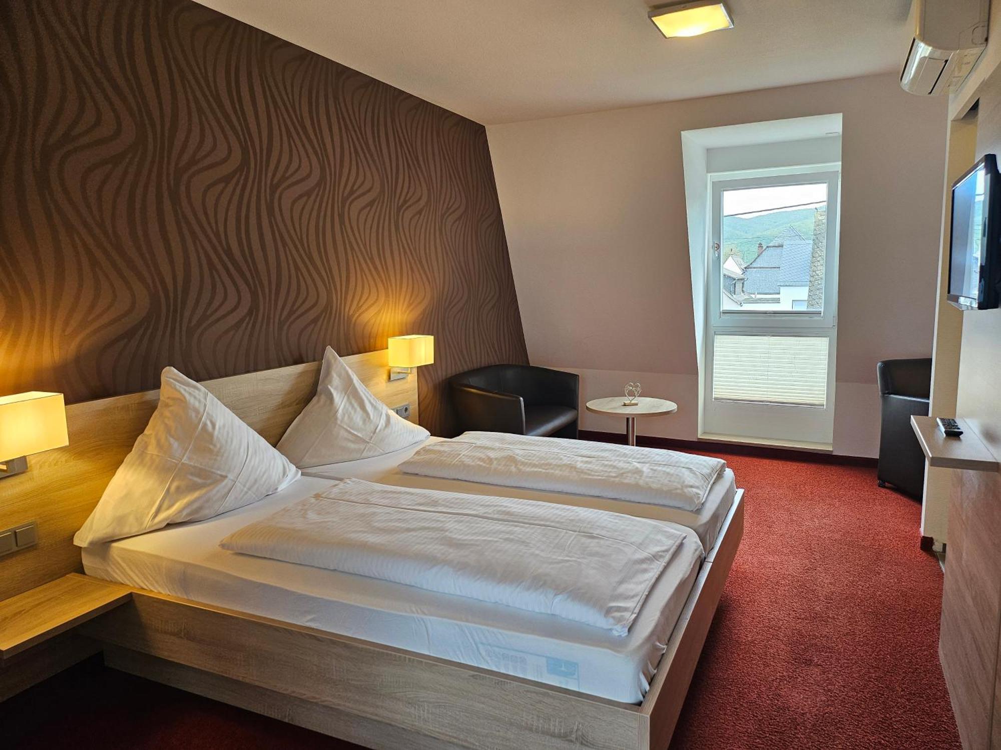 Hotel Lindenhof à Osterspai Extérieur photo